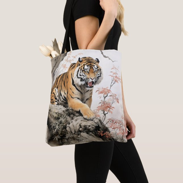 Traditionell asiatisk tigermålning tygkasse (Närbild)