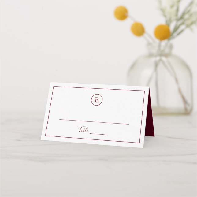 Traditionell burgundisk elegant bröllop placeringskort (Framsida)