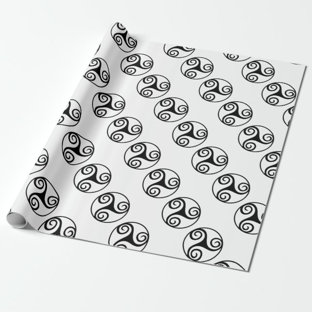 Traditionell design för keltiska Triskele Presentpapper (Utrullad)