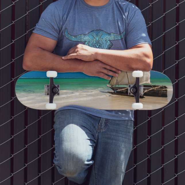 Traditionell fiskebåt på stranden mini skateboard bräda 18,5 cm (Utomhus 3)