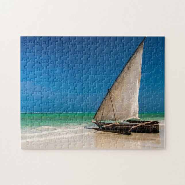 Traditionell fiskebåt på stranden pussel (Horisontell)