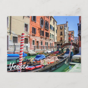 Traditionell gondola i Venedig Vykort