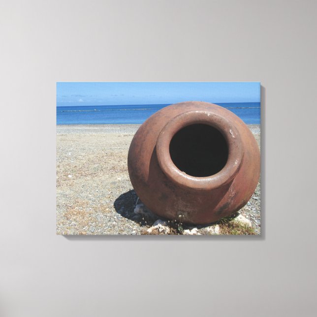 Traditionell grekisk Terracotta Pot på stranden Canvastryck (Framsida)