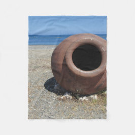 Traditionell grekisk Terracotta Pot på stranden Fleecefilt