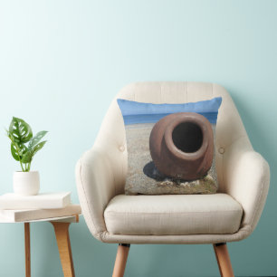 Traditionell grekisk Terracotta Pot på stranden Kudde