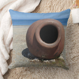 Traditionell grekisk Terracotta Pot på stranden Kudde