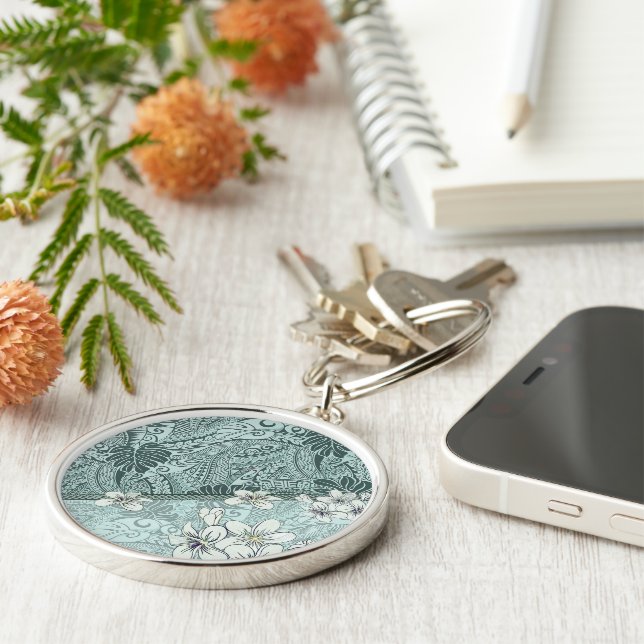 Traditionell Hawaii Seafoam Tapa och Plumeria Rund Silverfärgad Nyckelring (Sidan)