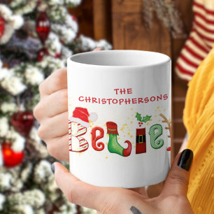 Traditionell Namn-familj i julklapp Kaffemugg
