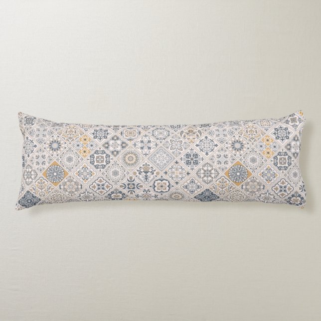 Traditionell ornament portugisisk och spansk Boho  Kroppskudde (Framsidan)