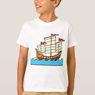 Traditionell röd kinesisk djunk på blå vågor t shirt