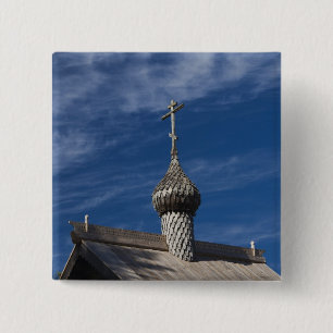 Traditionell rysk ortodox träkyrka knapp