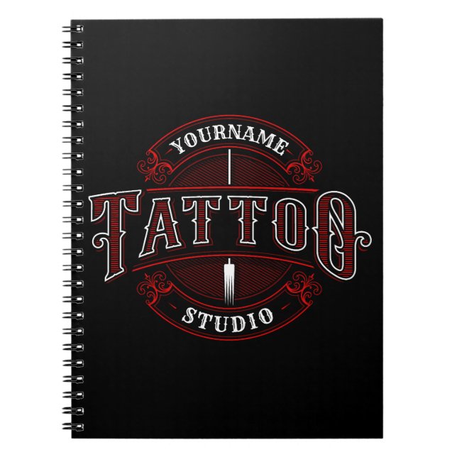 Traditionell Stil ADD NAMN Tattoo Studio Shop Anteckningsbok (Framsidan)
