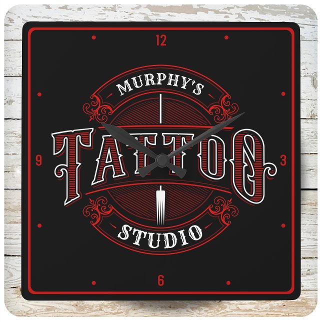 Traditionell Stil ADD NAMN Tattoo Studio Shop Fyrkantig Klocka (Skapare uppladdad)