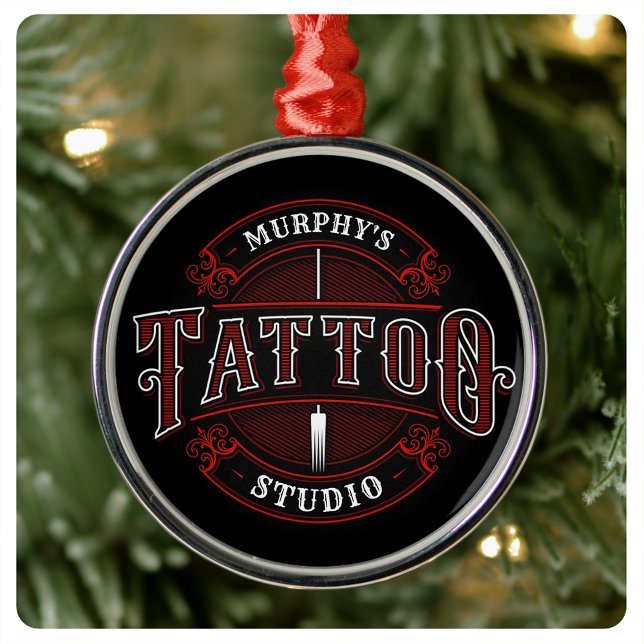 Traditionell Stil ADD NAMN Tattoo Studio Shop Julgransprydnad Metall (Skapare uppladdad)