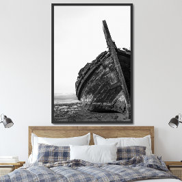 Traditionell Tagus-flodsegelbåt bränd och vrakad Poster