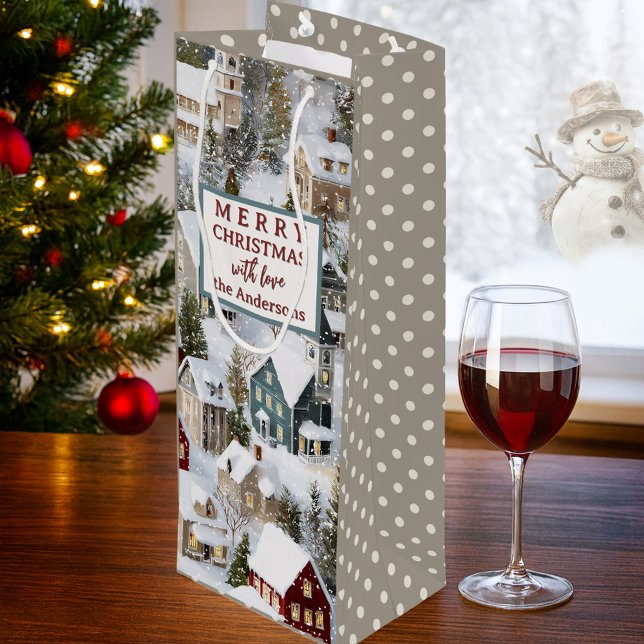 Traditionell vinterjul  (Christmas gift bag featuring a snow covered city with pine trees on a classic polka dot pattern)