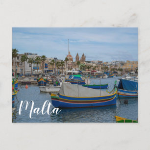 Traditionella färgade fiskebåtar i Malta Vykort