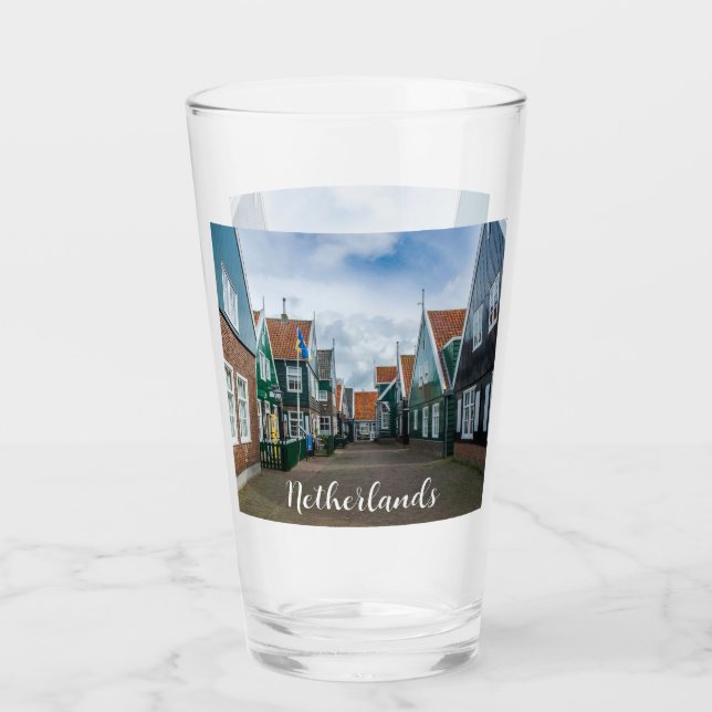 Traditionella trähus i byn Marken Glaskopp (Framsida)