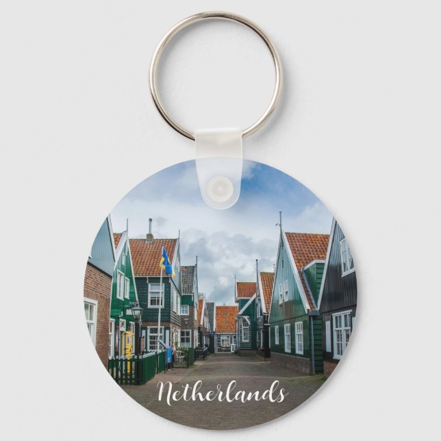 Traditionella trähus i byn Marken Nyckelring (Framsida)