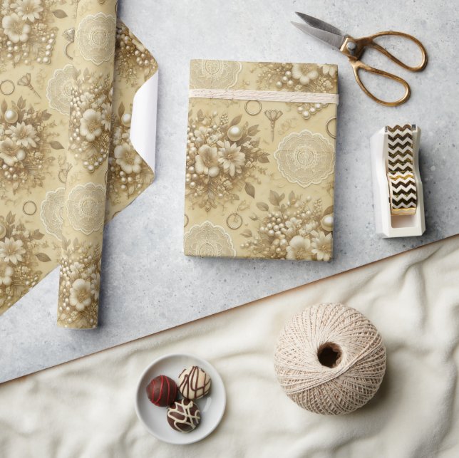 Traditionellt bröllop med blommor pärlor och spets presentpapper (Hantverk)