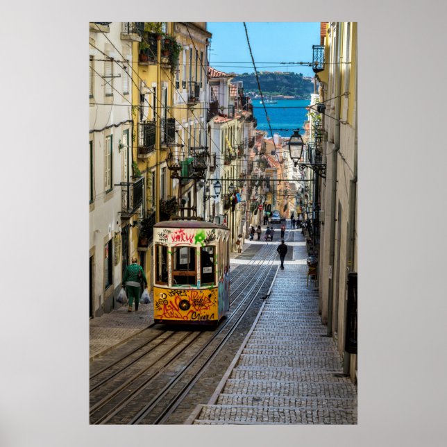 Traditionellt färgat Tram Lissabon Portugal Poster (Framsidan)