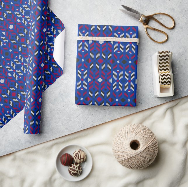 Traditionellt geometriskt pixelmönster i djupblått presentpapper (Hantverk)