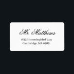 Traditionellt Open Monogram med Returadress Adressetikett<br><div class="desc">Formell svartvit returetiketter i bröllop har en vacker typografi som kombinerar ett traditionellt blomstrande kalligrafiskt skript med klassisk blockering.</div>