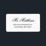 Traditionellt Open Monogram med Returadress Adressetikett<br><div class="desc">Formell svartvit returetiketter i bröllop har en vacker typografi som kombinerar ett traditionellt blomstrande kalligrafiskt skript med klassisk blockering.</div>