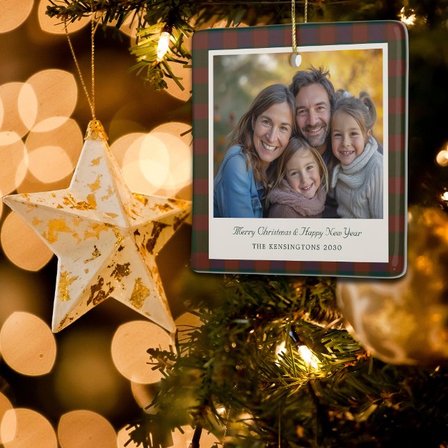 Traditionellt prydnadsföremål/Helgdag av keramiskt Julgransprydnad Keramik (Traditional plaid/tartan ceramic Christmas ornament.)