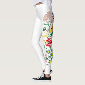 Traditonal ungersk broderidesign leggings