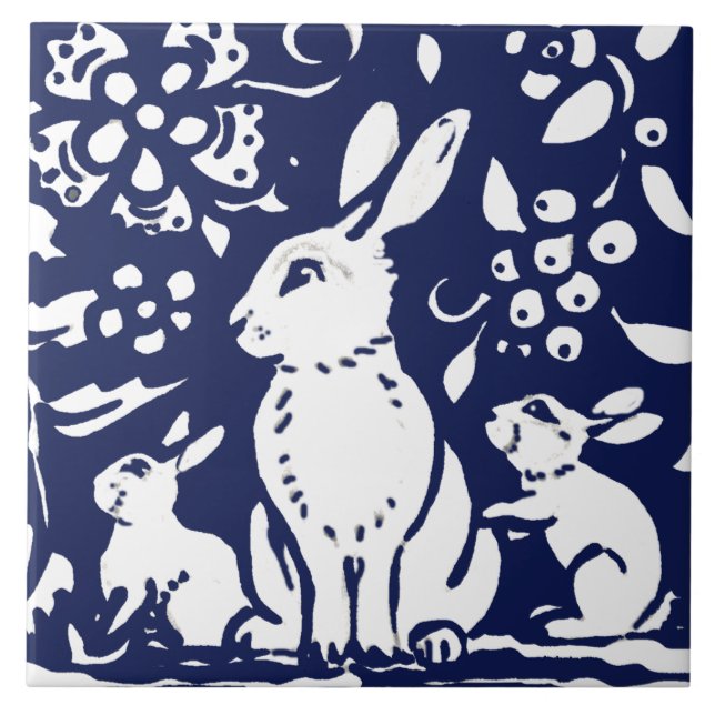 Trädjursförsök vid marinblå kanin Bunny Löv Woodla Kakelplatta (Framsidan)