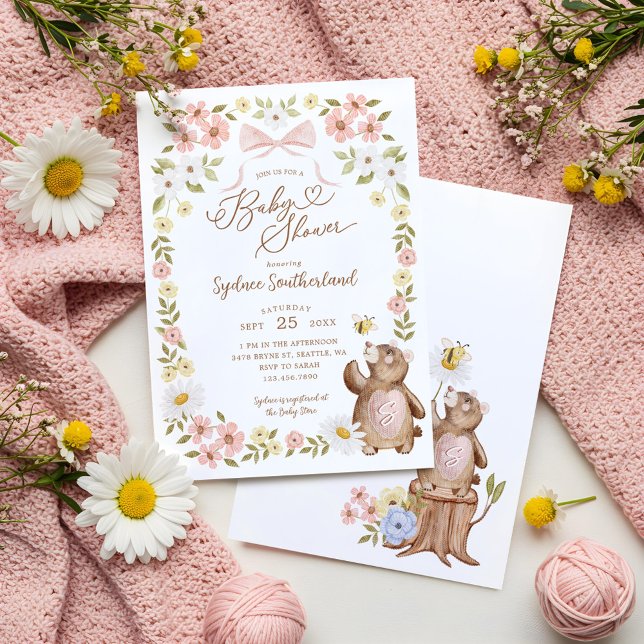 Trädland med knittat björn Flicka Shower för Blomm Inbjudningar (Cute Floral Woodland Knitted Bear Baby Girl Shower Invitation)