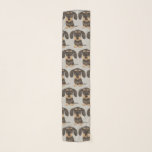 Trådlöst Dachshund| Cute Teckel-Hund mönstrad Sjal<br><div class="desc">Den här snyggten är ett tillbehör till roligten för vilken säsong som helst. Grått scarf med avspärrade Dachshunds mönster. Gör en perfekt till Teckel mammor. Kolla in Jenns Doodle World om du vill ha fler tillbehör och gåvor från hund aveln.</div>
