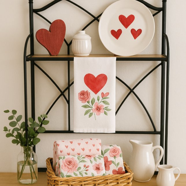 Träffig stuga Hjärtan och Rosor  Kökshandduk (Add romantic charm to your kitchen with Valentine’s Day towels featuring hearts, and roses)