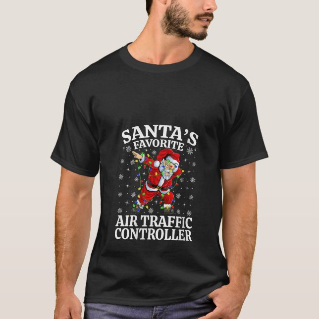 Trafikstyrenhet för belysning av Santa s Favorites T Shirt (Framsida)