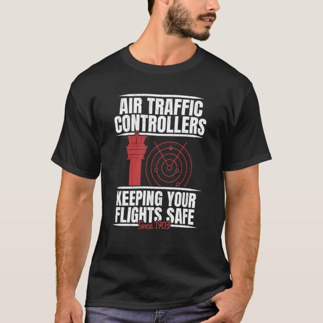 Trafikstyrenheter i luft som håller flygningarna S T Shirt (Framsida)