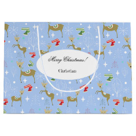 Trähjortar med julgranar och snöflingor