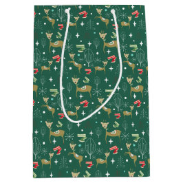 Trähjortar med julgranar och snöflingor