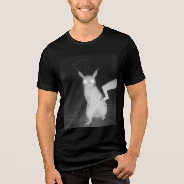 Trail Cam Pikachu: Vild & Whimsical T Shirt (Framsida)