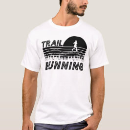 Trail Running im Sonnenuntergang mit Bergen  T Shirt