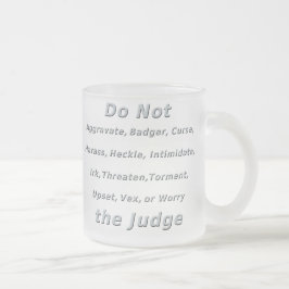 Tråka ut inte domaren frostad glasmugg