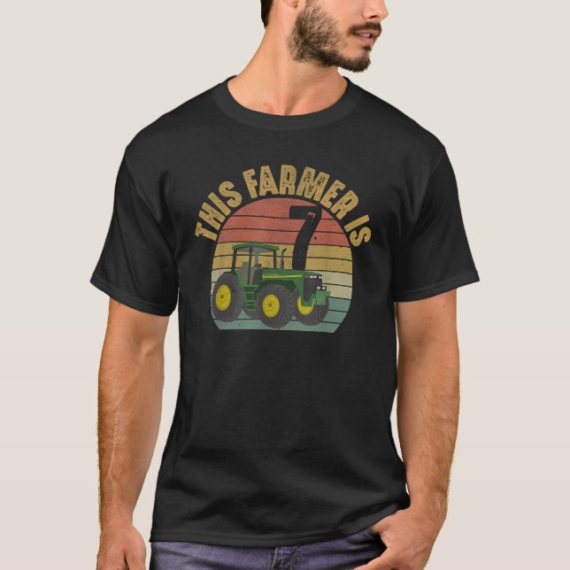 Traktor 7:e Birthday 7 Year Old Farmer Farm Themme T Shirt (Framsida)