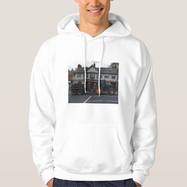 Traktor framför pub hoodie (Framsida)