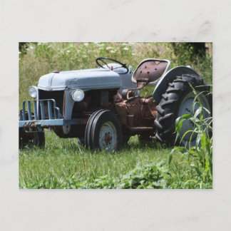 Traktor i Fält Vykort