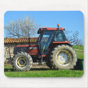Traktor på en anläggning i Frankrike Musmatta