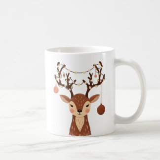 Trälig julhjort med dekorationer och ljus kaffemugg