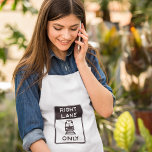 Tram Höger Lane Only Road Sign Long Apron Långt Förkläde<br><div class="desc">Vi presenterar perfekten som tillägg till din transport-temade dekoration - vår Tram Höger Lane Only-skylt som finns på Zazzle! Med en elegant och modern design fångar den här bilden det centrala i ett spårvagnssystem med sitt feta svarta och vita färg-schema och symbolen för ikonspårvagn. Det står "Tram Höger Lane Only,...</div>