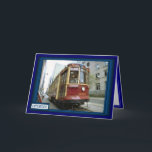 Tram på vägen kort<br><div class="desc">grattis på födelsedagen, tåg och transportkort designade för pojkar och blodproppar, perfekt för Pappor, söner, unkler och alla som har kärlek hjul.</div>