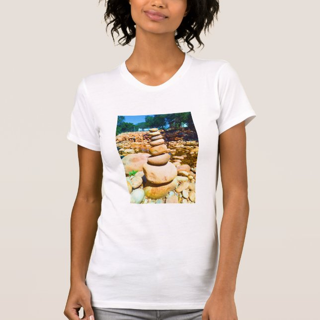 Tranquil Balancing Sten - Eester Rivier T-shirt (Framsida)