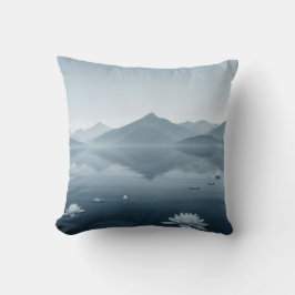 Tranquil Mountain Sjöar med Vatten Lilies Kudde